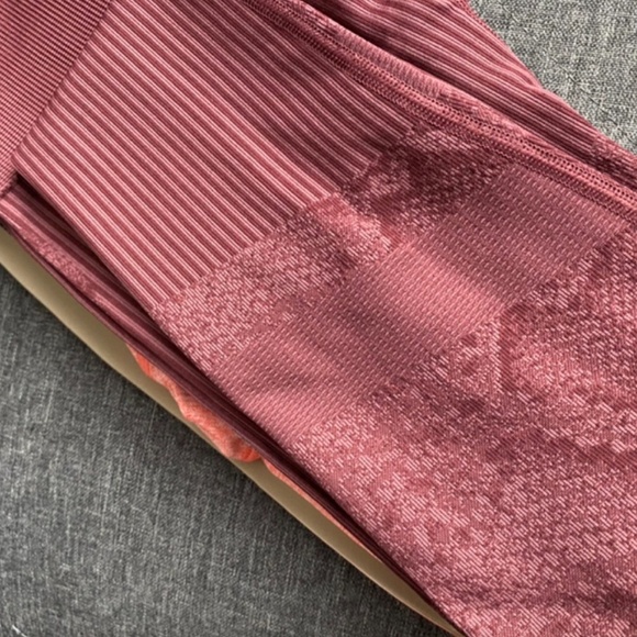 Varley Women's Quincy Tights - Windsor Wine Snake - XS - Picture 6 of 7